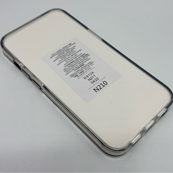 Kate Spade Phone Case for iPhone 13
NWT - Picture 11 of 16